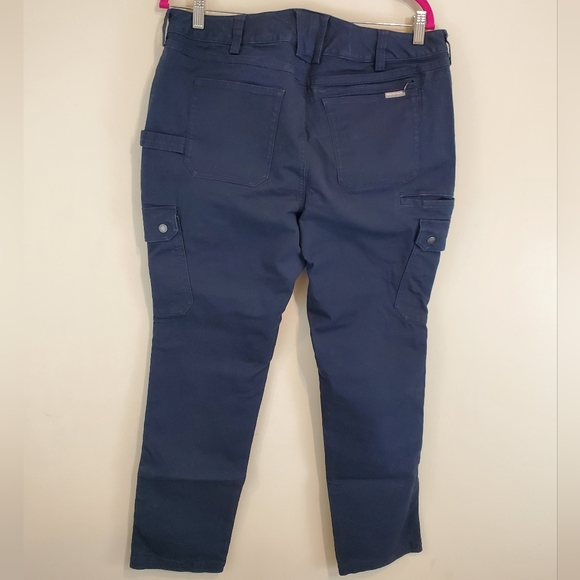 Duluth Trading Co. Cargo Pants Navy, size 14, 33” length, Curvesetter Waistband - Picture 5 of 5